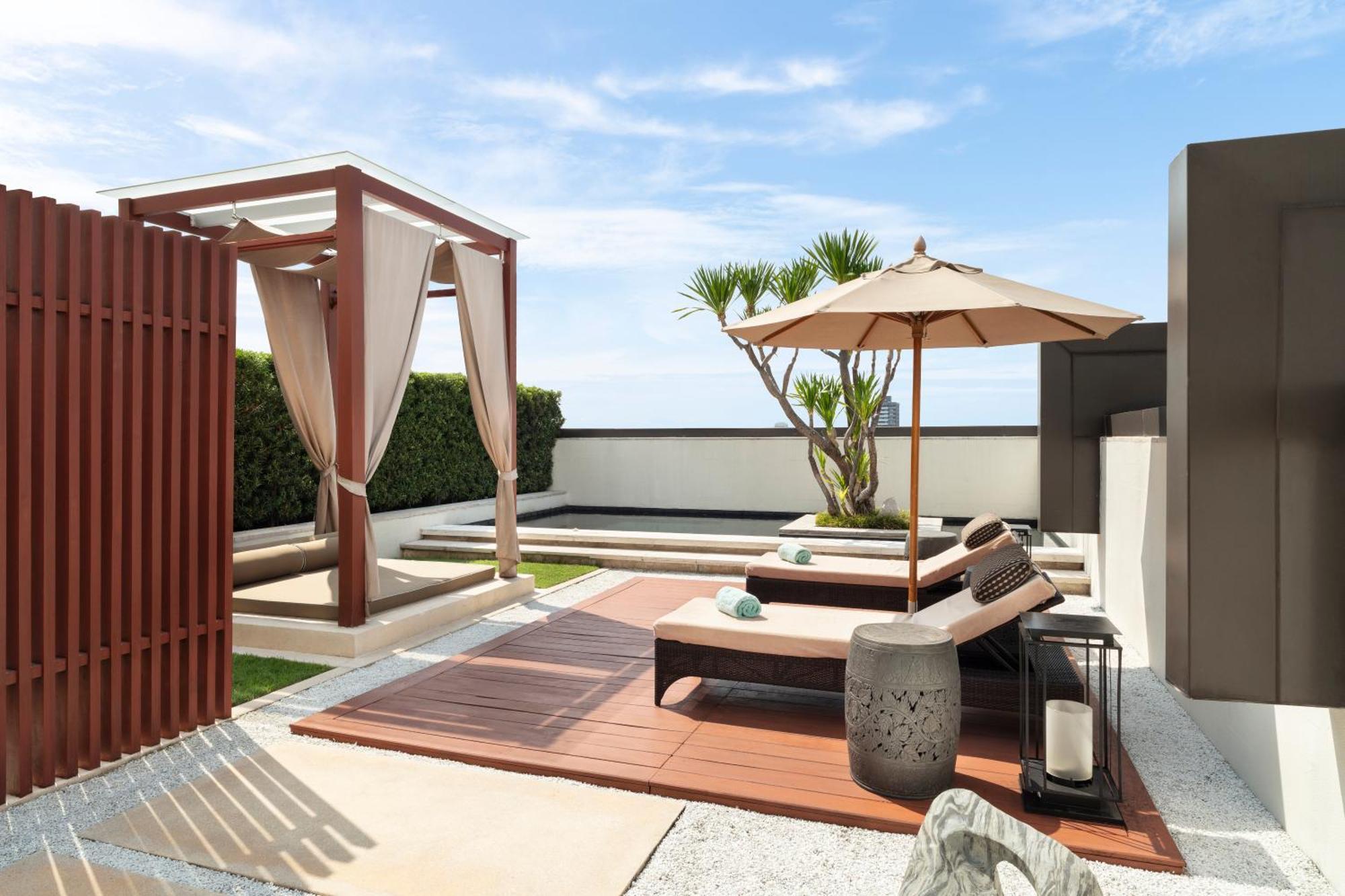 Siam Kempinski Hotel Bangkok Exterior foto Rooftop garden