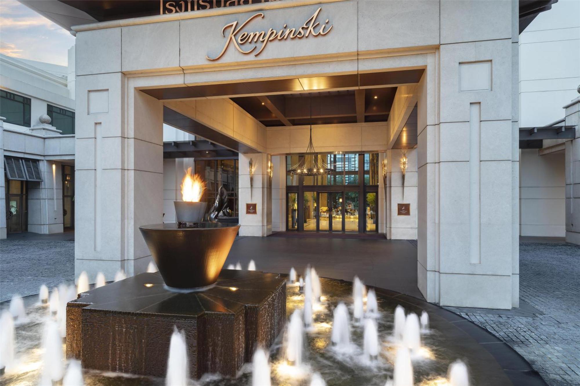 Siam Kempinski Hotel Bangkok Exterior foto